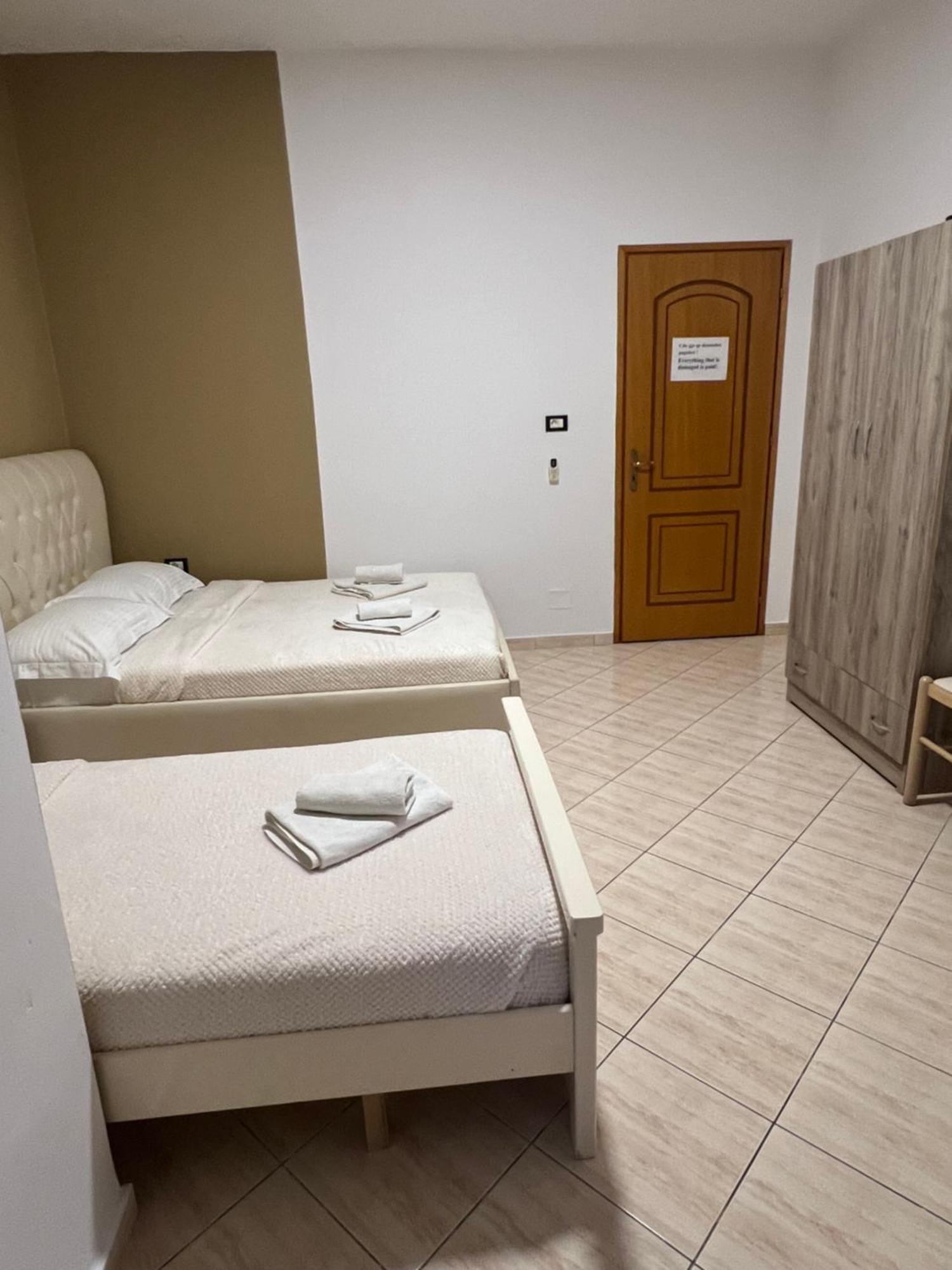 Hotel House Pollo Ksamil Esterno foto